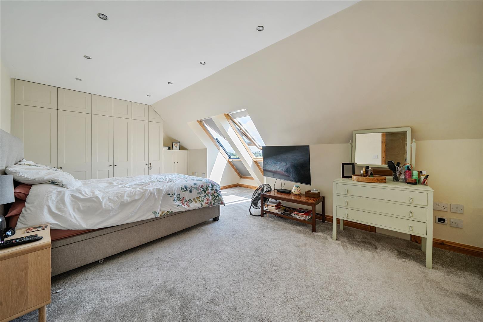 Yr Allt, Llangennech, Llanelli, SA14 8YU